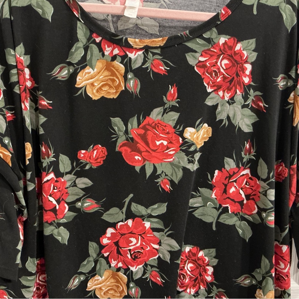LuLaRoe Black Floral Scoop Neck Tunic with Red and Gold Roses - Picture 3 of 7